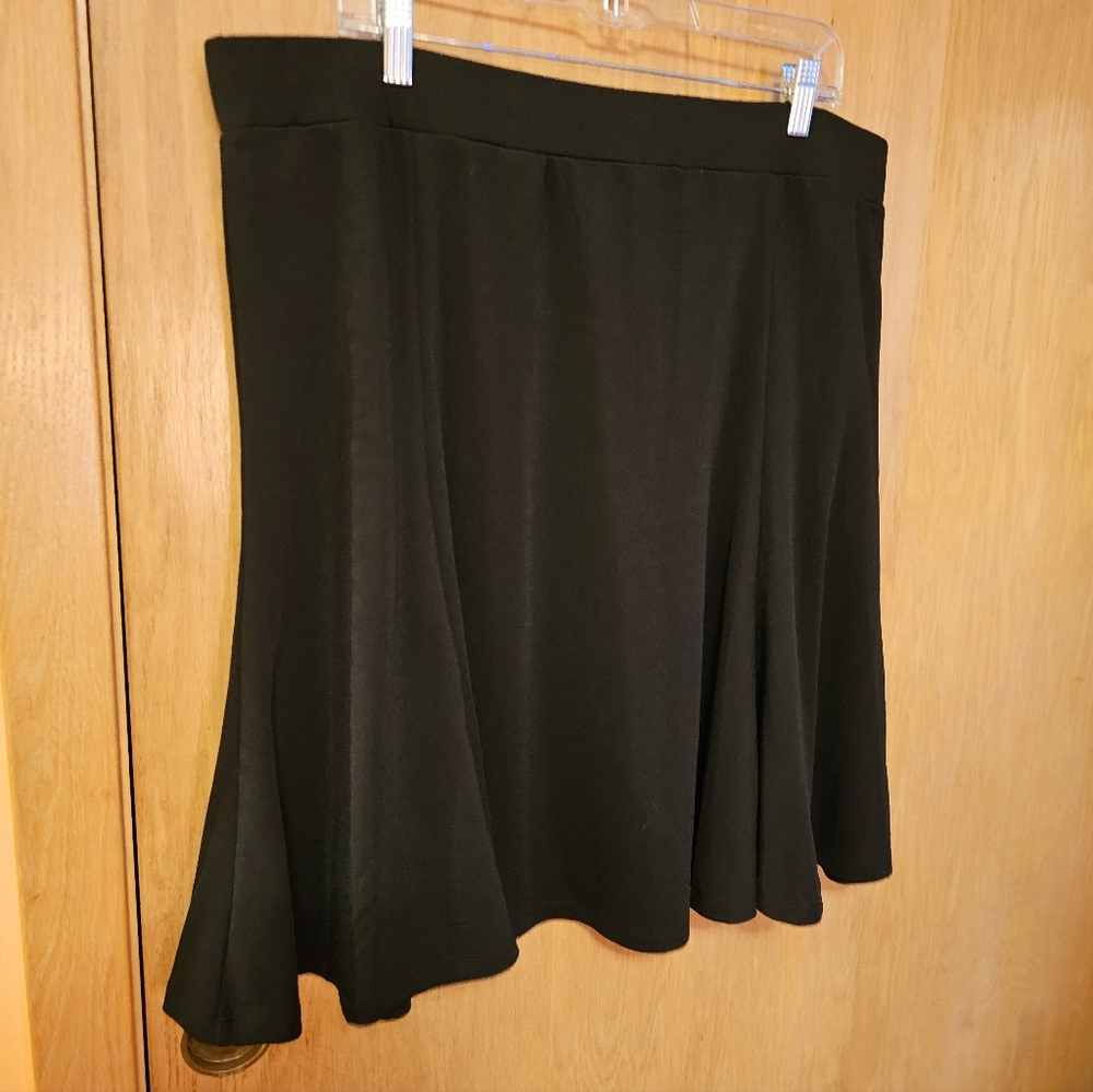 Issac Mizrahi Live Skater Skirt short Black 1XP